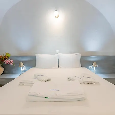 Noni Fira (Santorini)